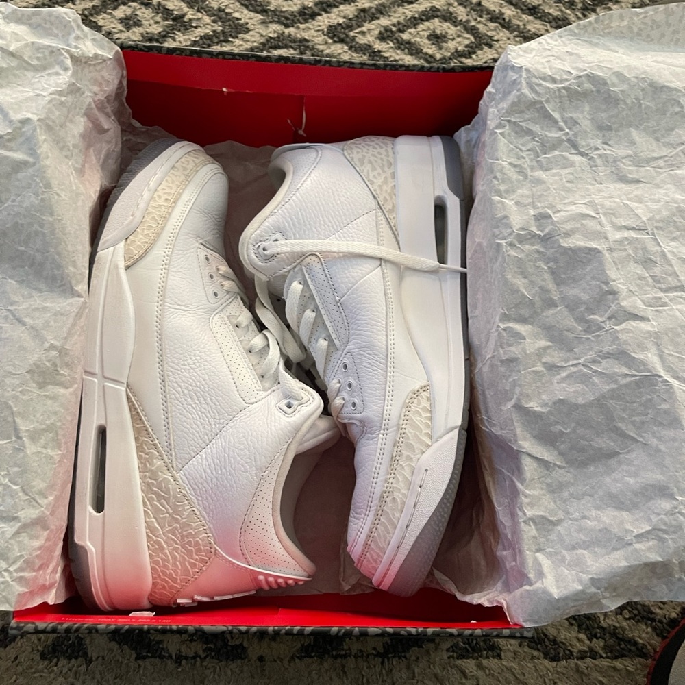 Jordan 3 Triple white.
